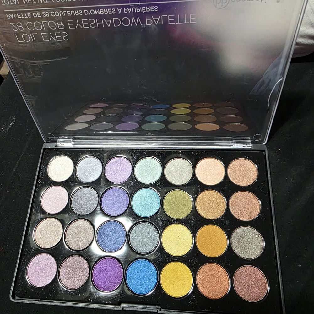 BH Cosmetics Foil Eyes-28 Color Vibrant Eyeshadow Palette